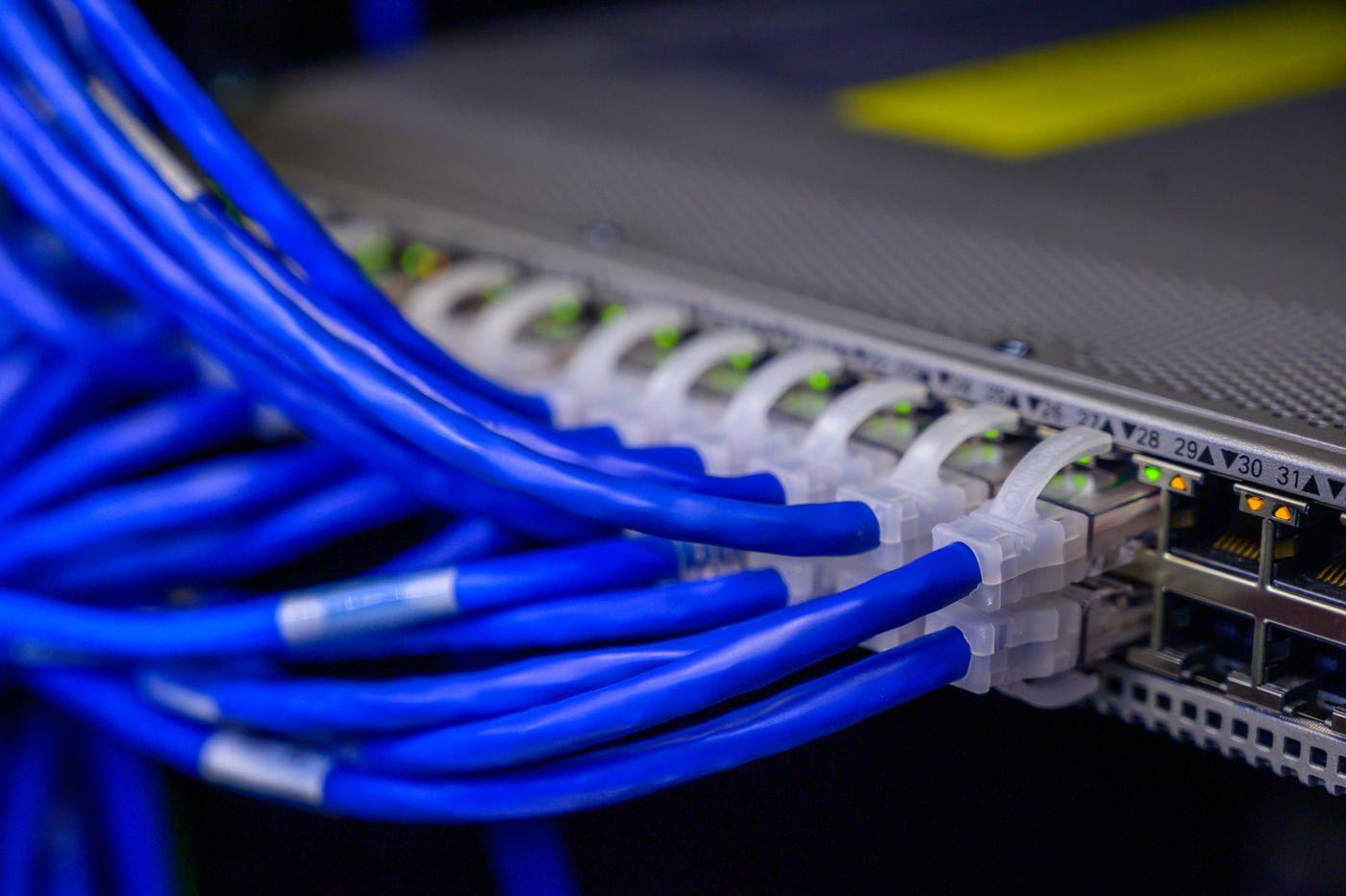 Structured network cabling into enterprise switches